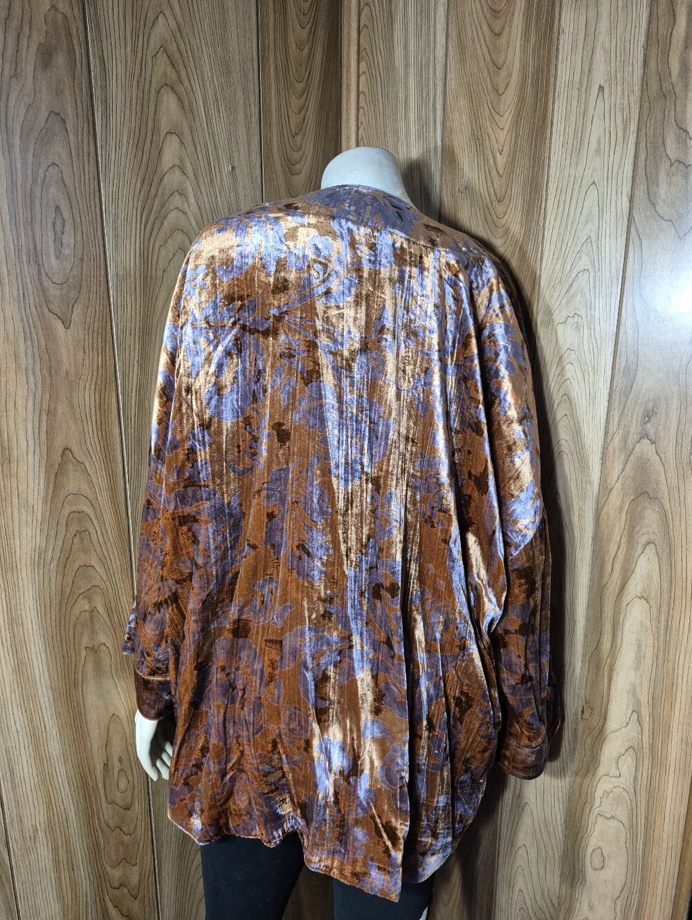 Anthropologie Esme velvet kimono jacket size S...great condition..no holes spots - Picture 5 of 6